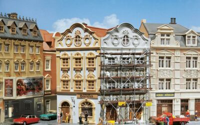 Faller 130452 Winkel-Stadthaus mit Malergerüst