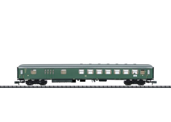 Minitrix 18404 <br>Schnellzugwagen BD4üm-61 | 18404