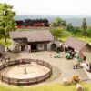 Noch 66717 <br>micro-motion Reitplatz mit Pferde-Boxen – Bild 8