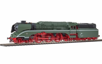 KM1 101869 KM1 Dampflokomotive BR 18 201 inkl Zusatztender 111874