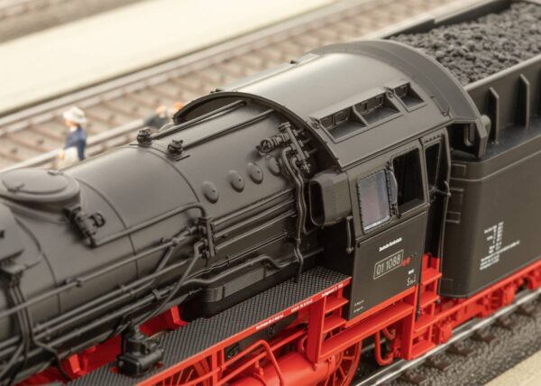 Märklin 39760 <br>Dampflokomotive Baureihe 01.10 Altbau | 39760 2