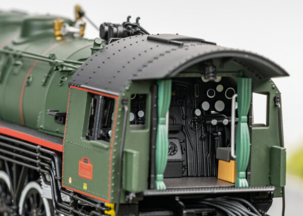 Märklin 38141 <br>Dampflokomotive BR 141 R 1244 | 38141 10